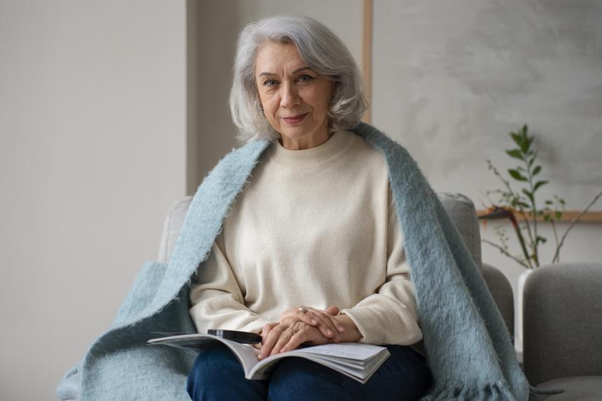 Российская пенсионерка поняла, что общается с мошенниками, и подшутила над ними