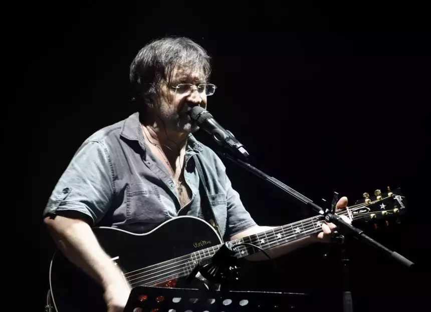 Минюст передал в ФСБ сведения о призывах лидера ДДТ Юрия Шевчука к революции