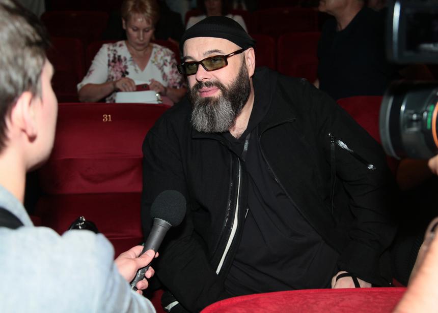 «Мы вынуждены прерваться»: Максим Фадеев объявил о паузе в музыкальной карьере