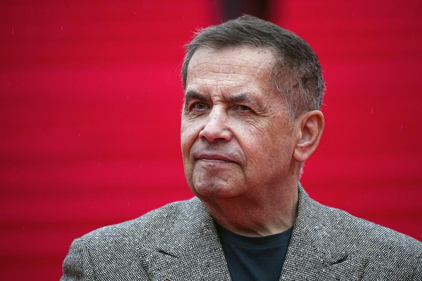 Осунувшийся Расторгуев вышел на публику и напугал фанатов внешним видом