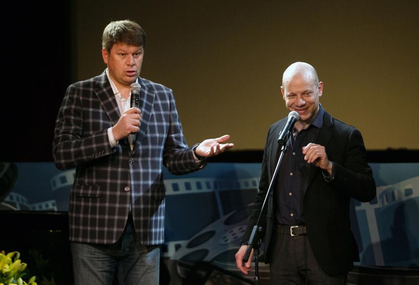 Дмитрий Губерниев заявил, что Филипп Киркоров чемпион по плаванию в своей ванной