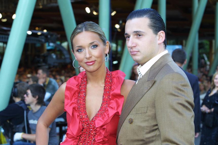 «Врет»: Алсу опровергла планы Яна Абрамова выплатить ей 2,5 млрд рублей при разводе