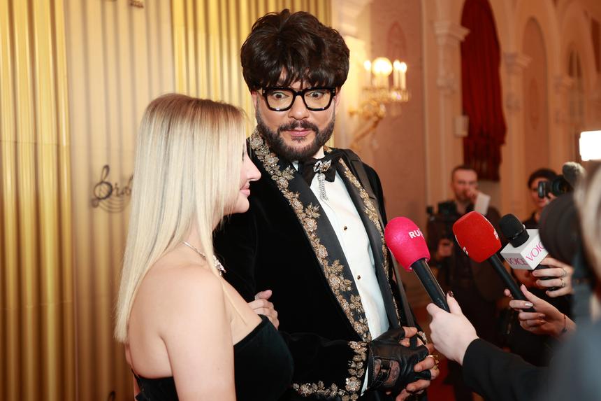 «Иногда подводит»: Филипп Киркоров рассказал о проблемах со здоровьем рядом с девушкой