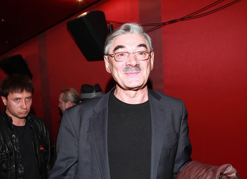 «Все-таки дача, машина»: Александр Панкратов-Черный раскрыл, почему расписался с женой только после инфаркта