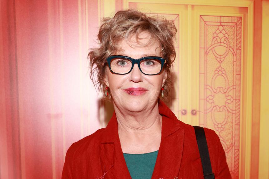 Пыталась скрыть за слоем бордовой помады: у актрисы Ирины Розановой обнаружили проблемы с верхней губой