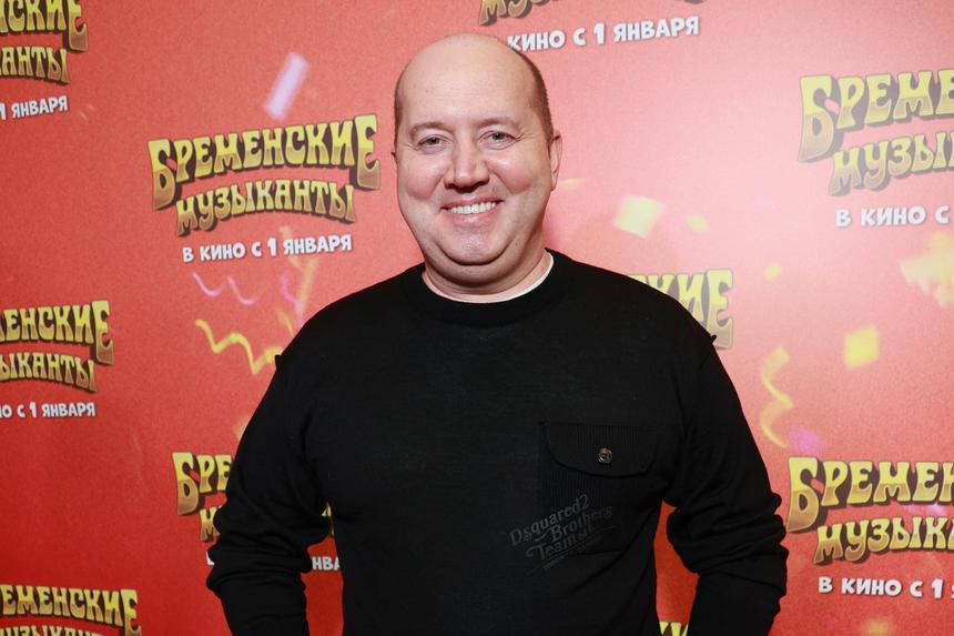 «Показывает желание защититься»: психолог определила состояние Бурунова по мимике и жестам