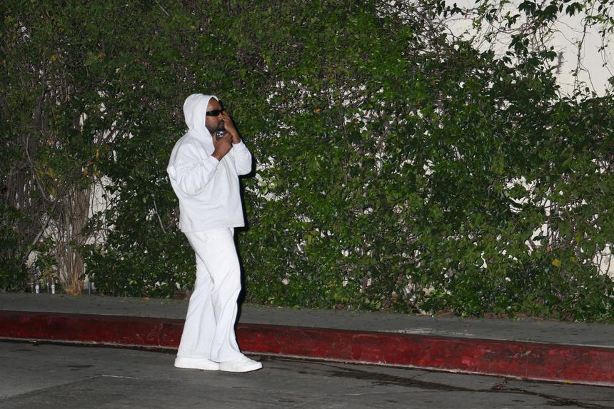 Рэперу Канье Уэсту пришлось три дня ходить в одном и том же