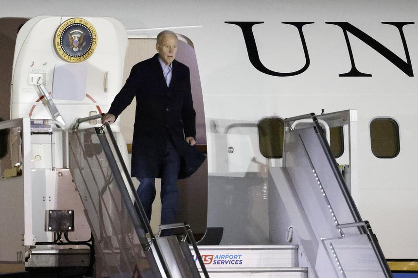 Тревожатся даже соратники: состояние Джо Байдена вызывает опасение у всех