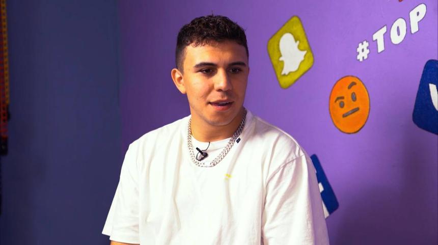 Скандального блогера-миллионника избили около рынка в Москве