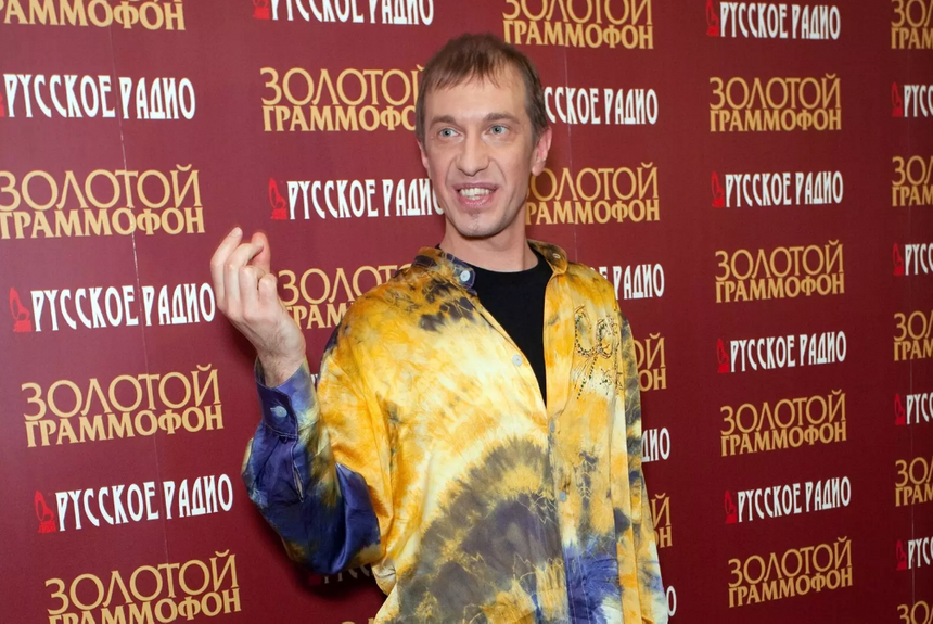 «Он это делает лучше многих певцов»: критик Соседов рассказал, кто заменит уехавших из РФ артистов