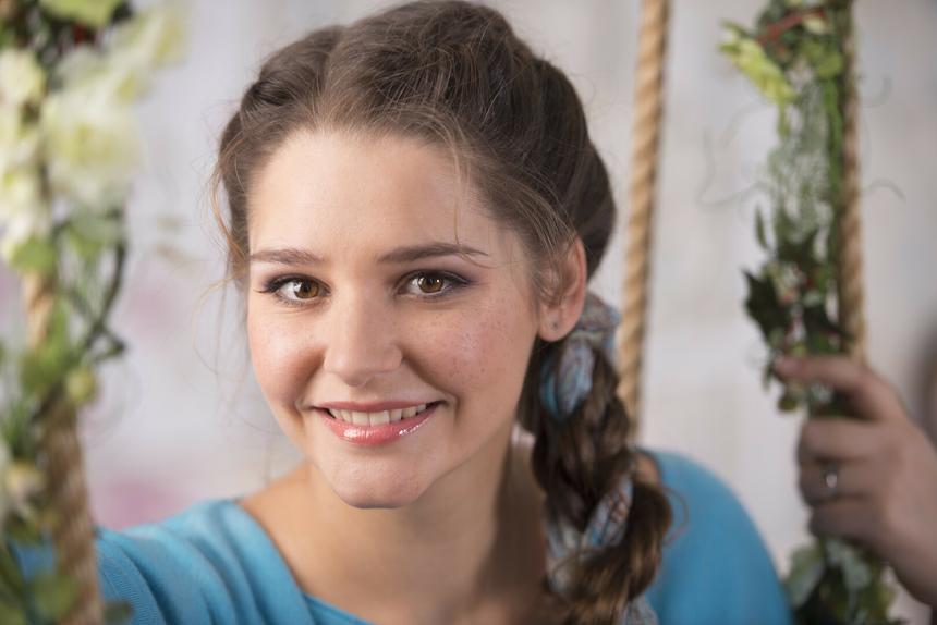 «Пройти через боль»: ставшая мамой в пятый раз Глафира Тарханова поделилась опытом партнерских родов