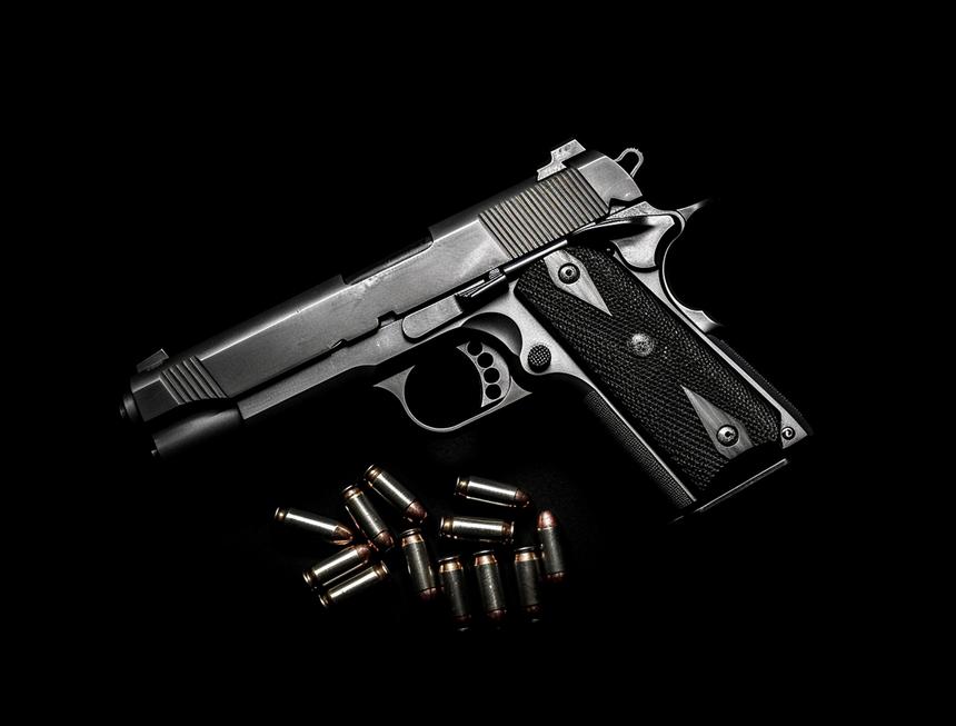 В красных перчатках и шляпе: неизвестный мужчина следил за Ириной Фарион перед покушением