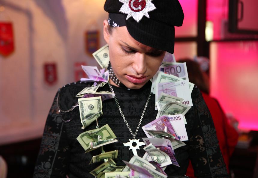 Сотрудники опеки пришли к жене Гогена Солнцева после обвинений в пьянстве