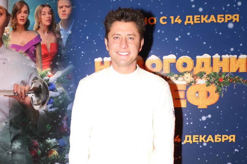 Привык к красивой жизни: Прилучный показал часы почти за 2 млн рублей перед судом за сына и дочь