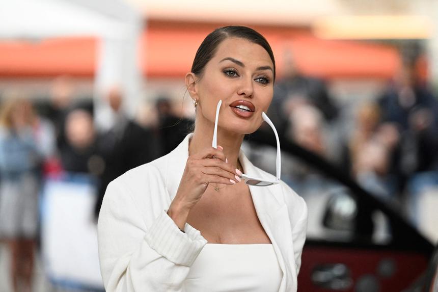 «Не хочу слушать твой монолог, неинтересно»: Ирина Салтыкова публично унизила Викторию Боню в ее же шоу