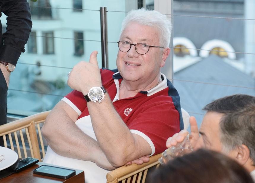 «Очень смешной»: известный российский комик рассказал об общении с Винокуром вне камер