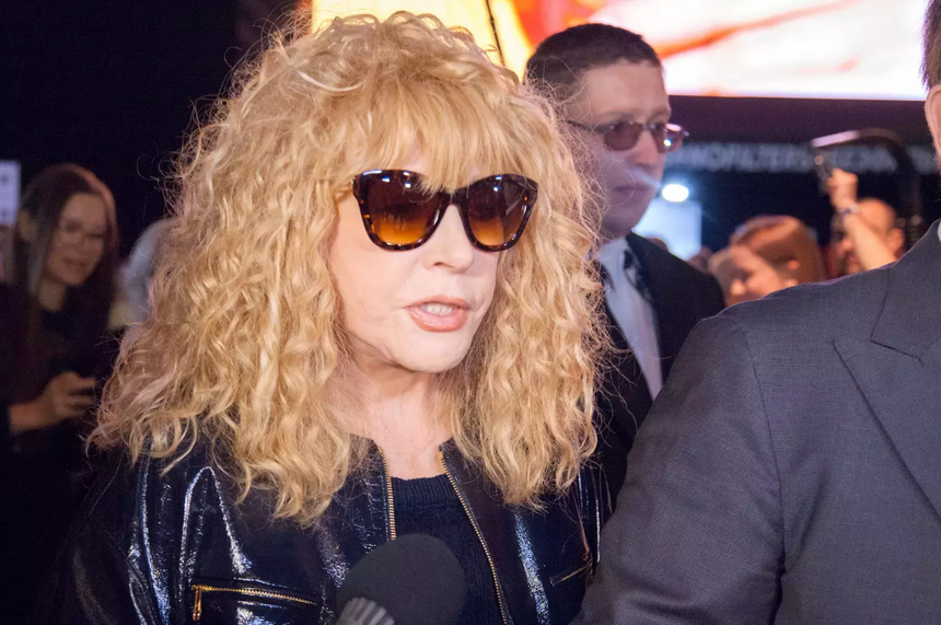 «Она будет и дальше двигать ее»: продюсер объяснил покровительство Пугачевой над Сердючкой