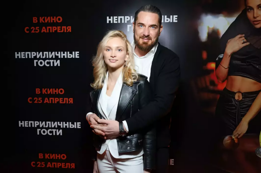 Курбана Омарова заметили в роддоме после слухов о беременности его жены