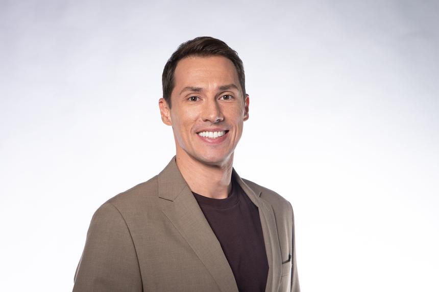 Телеведущий Тимур Еремеев рассказал о восстановлении дочки после операции на руке