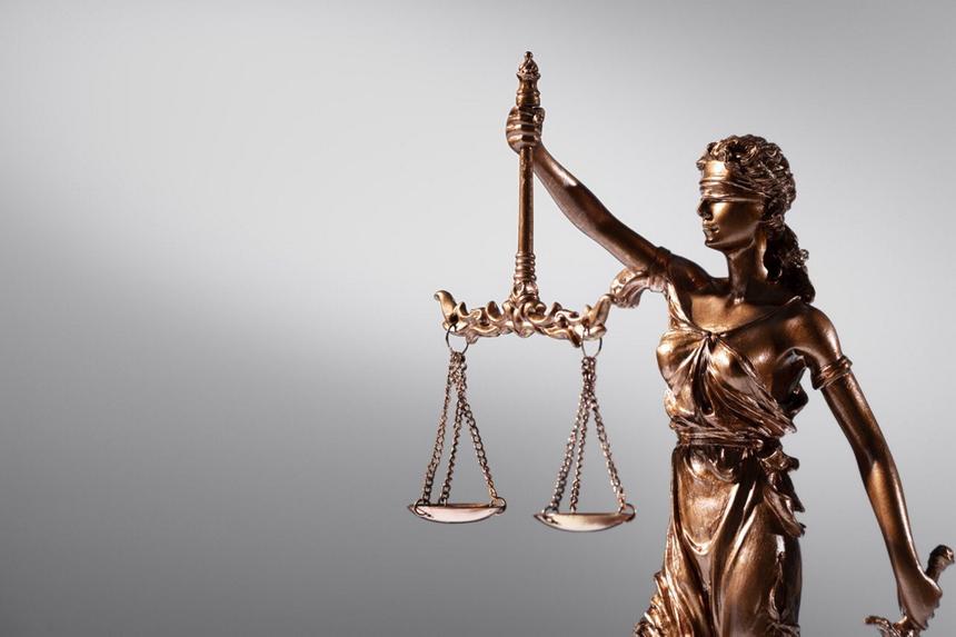 Школьница уснула во время экскурсии и оказалась на скамье подсудимых