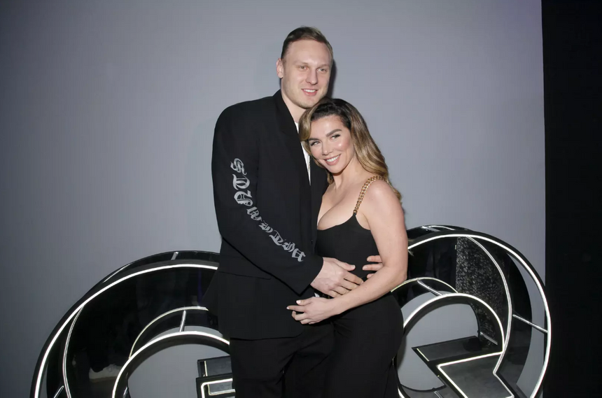 «Все, что мы строили, ты поменяла на деньги»: брак Седоковой с баскетболистом трещит по швам