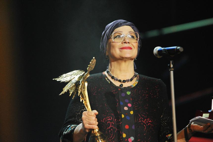 На нем есть секрет: Нине Руслановой установили памятник спустя почти три года после смерти