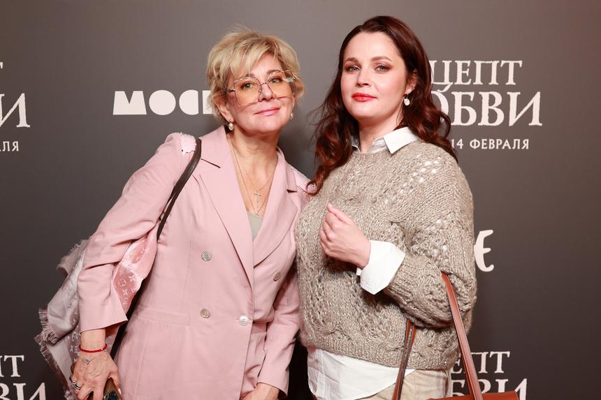 44-летняя актриса Екатерина Вуличенко рассказала про отношения дочки с отчимом