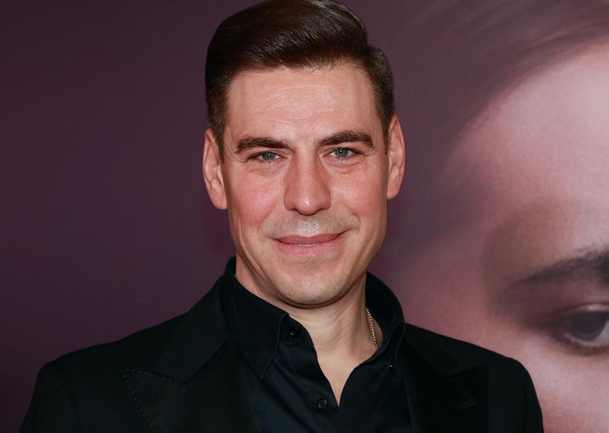 «Дурной вкус»: кинокритик негативно отреагировал на съемки сериала про Байдена с Дюжевым в главной роли