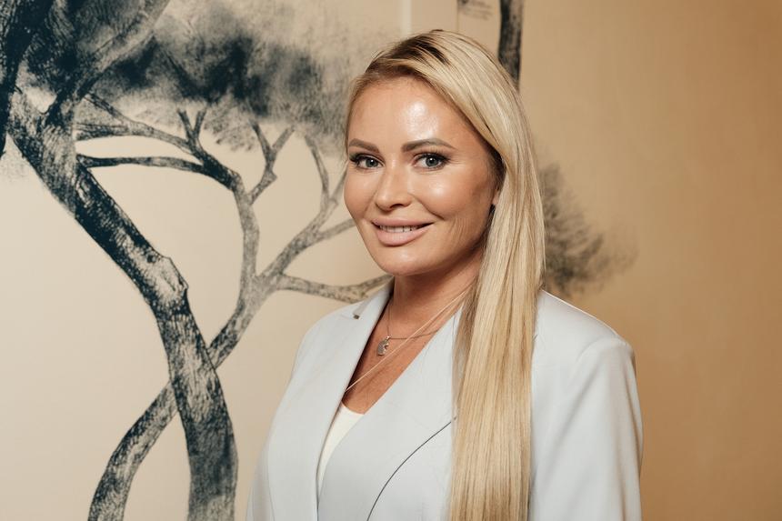 «Не пропускаю ни одно зеркало»: Дана Борисова показала результат пластики лица