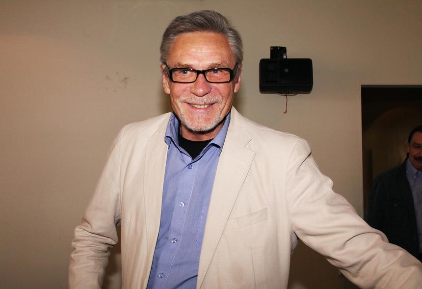 Сыграли свадьбу в библиотеке: 22-летняя дочь звезды фильма «Любовь и голуби» Александра Михайлова вышла замуж