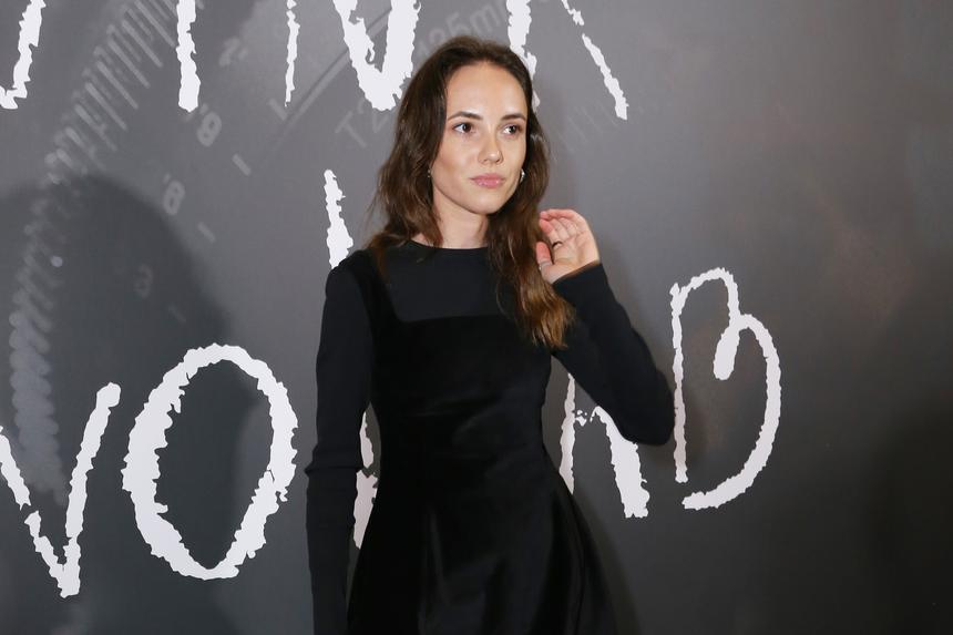 Стася Милославская впервые после свадьбы Александра Петрова вышла в свет с новым избранником