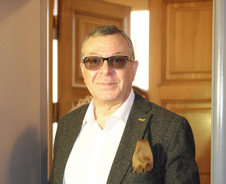 «Хочу этому городу покоя»: актер Андрей Ургант проголосовал на выборах губернатора Петербурга