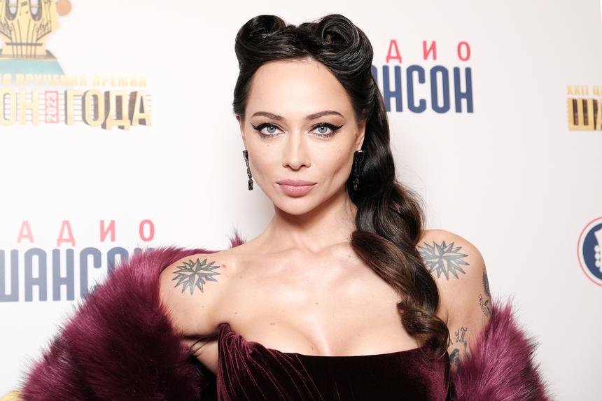 «Идеальный мужчина — это мой»: объявившая о свадьбе Настасья Самбурская рассказала о возлюбленном