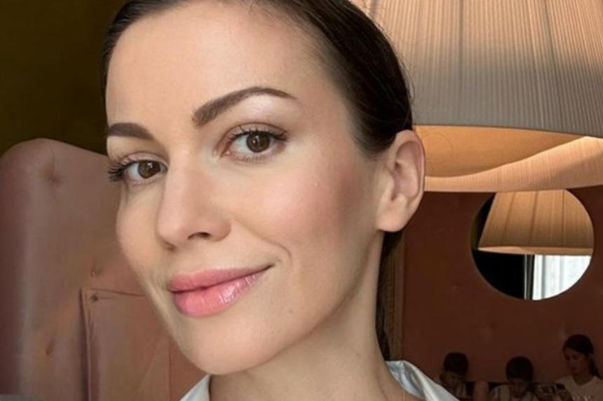 «Как можно потерять такую семью»: Болгар умилила подписчиков новым снимком с Дуровым и детьми