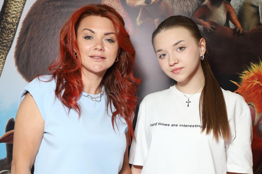 «Сложный период»: солистка «Тутси» Ярославская рассказала о трудностях в воспитании дочери-подростка