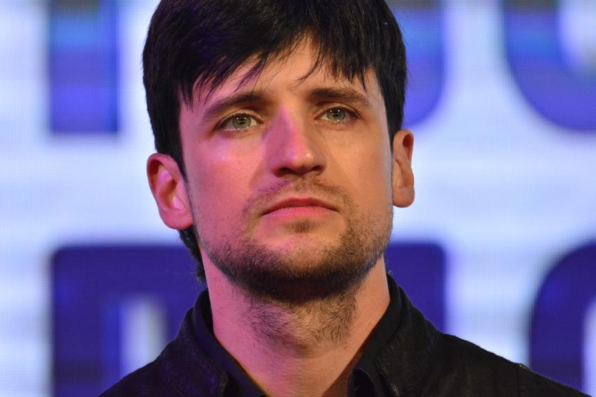 Поднимался под купол и целовал слониху: Дмитрий Колдун рассказал о съемках в цирке