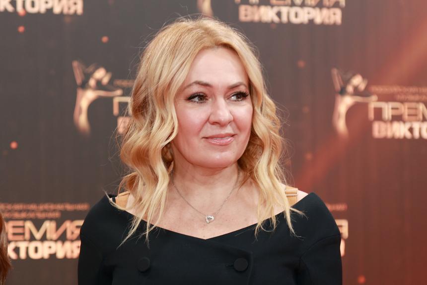 «Недалекие мымры»: Рудковская ответила женщинам, назвавшим ее бабкой