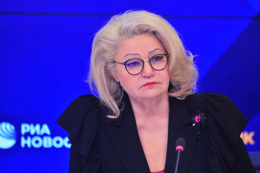 «Трясти стразами и перьями?»: в Госдуме предложили отбирать артистов для выступлений в зоне СВО