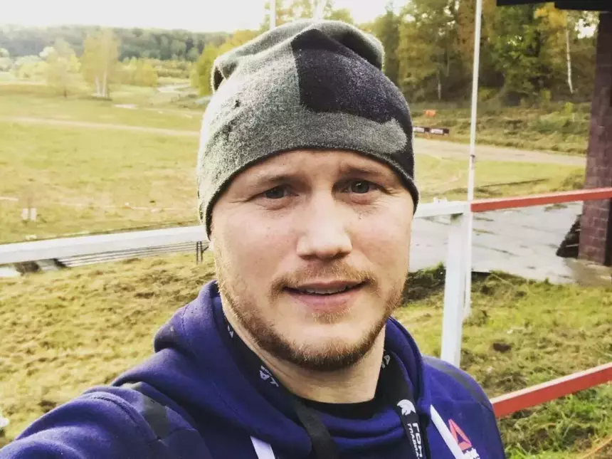 Настроение невеселое: находившегося в зоне СВО мужа Елены Блиновской заметили в Москве после задержания Пашаева