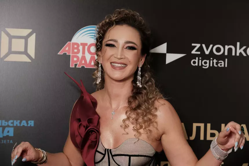 «Жизнь слишком коротка, чтобы смущаться»: Ольга Бузова ответила на обвинения в плагиате