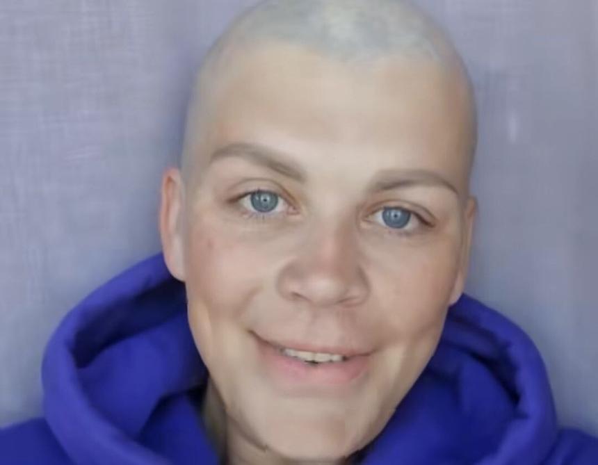 Не сдается и активно проходит лечение: борющаяся с раком ведущая Первого канала Сабина Пантус сбрила волосы