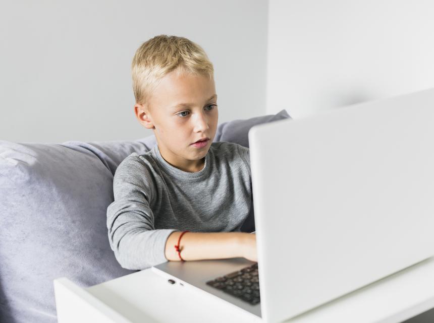 Причиной, возможно, стала группа в соцсетях: иркутского школьника могли подговорить напасть на одноклассников