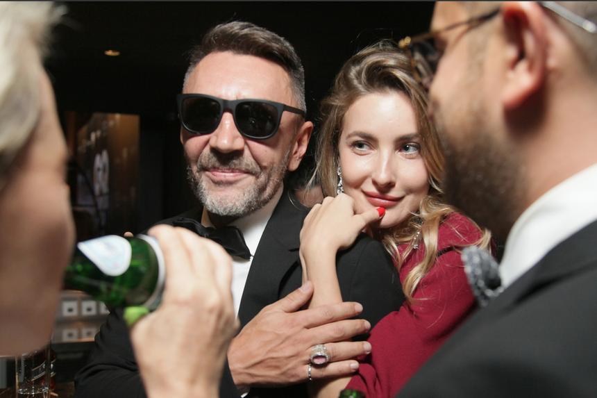 Недвижимость на миллиард рублей: какое имущество могут поделить в суде Сергей Шнуров и его жена Ольга