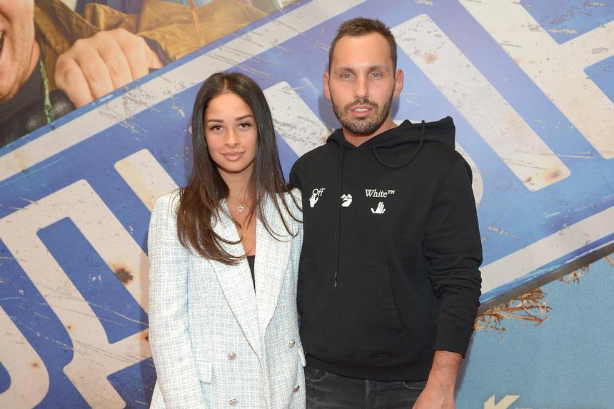 «Мы счастливы»: бывшая жена Сердюкова Акилова родила сына от нового мужа