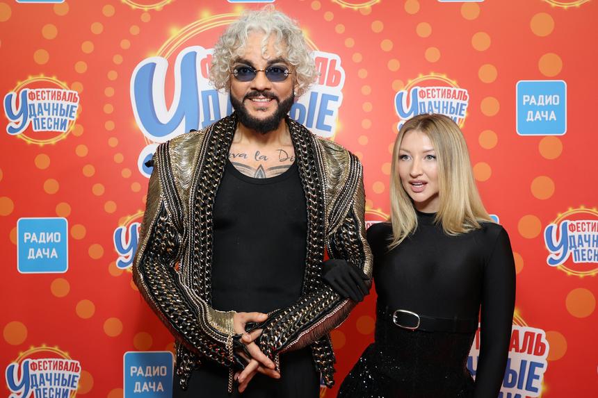 Филипп Киркоров отчитал парня, который копошился в телефоне во время интервью певца