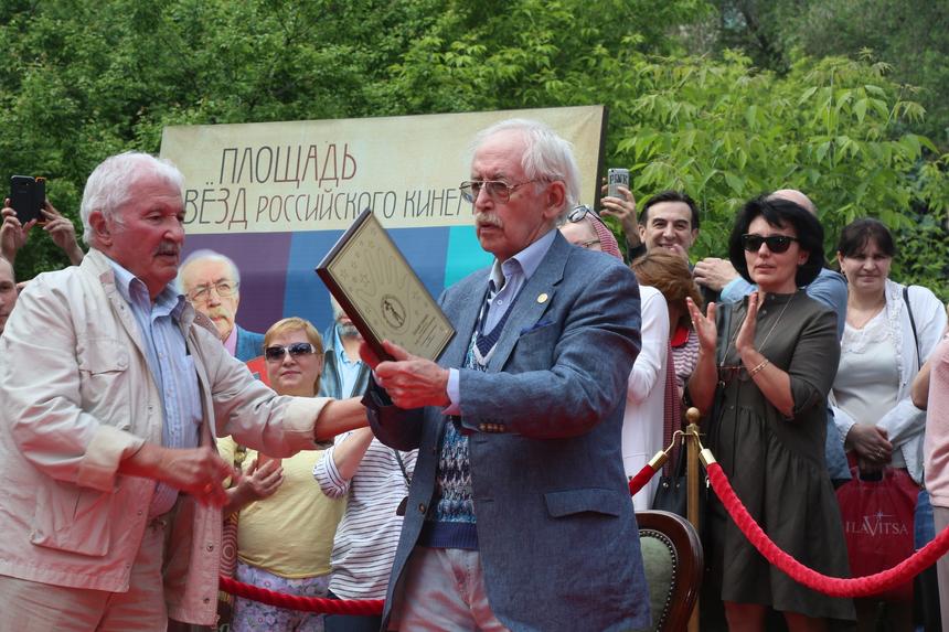 «Разрешили красную рыбу»: раскрыты подробности состояния Ливанова