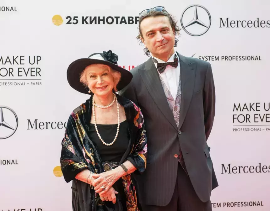 Александр Лазарев-младший хочет устроить дочь-актрису в Театр Российской армии