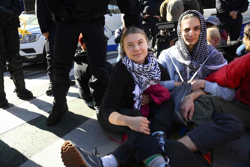 За отказ подчиниться полиции: Грету Тунберг задержали в Брюсселе на акции протеста