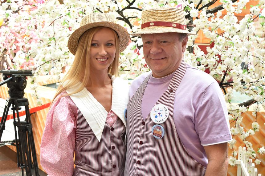 «Меня колбасило»: Игорь Бутман рассказал о начале романа с молодой женой