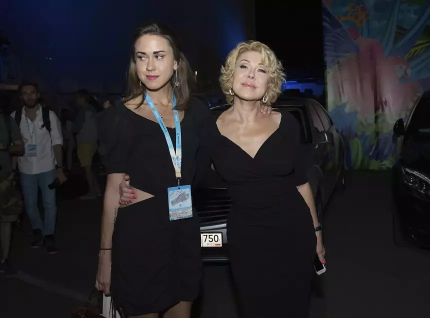 Пропавшая дочь певицы Любови Успенской вернулась в Россию